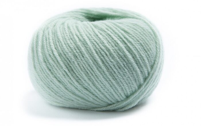 Пряжа Lamana Como цвет 38, lind, зеленая липа Пряжа Lamana Como цвет 38, lind, зеленая липа